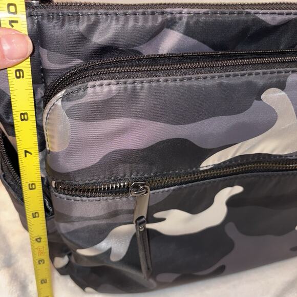 Time and Tru Women’s Nylon Camo Crossbody Bag Black & Silver NEW w Tags - Picture 13 of 13